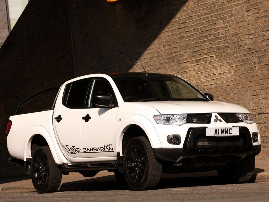  Mitsubishi L200 Black Barbarian 2012 года  (UK) (фото 18 из 68)